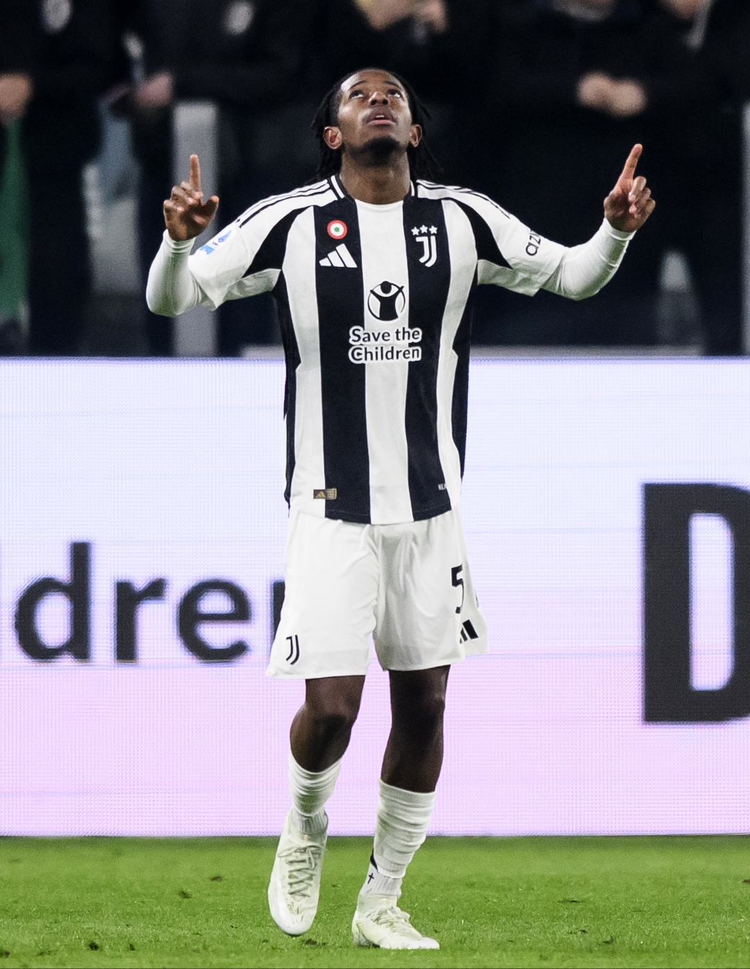 开云娱乐网站 -今夜突围战来临；AC米兰围绕社区盾门线救险；媒体盛赞；球队文化再被提及 