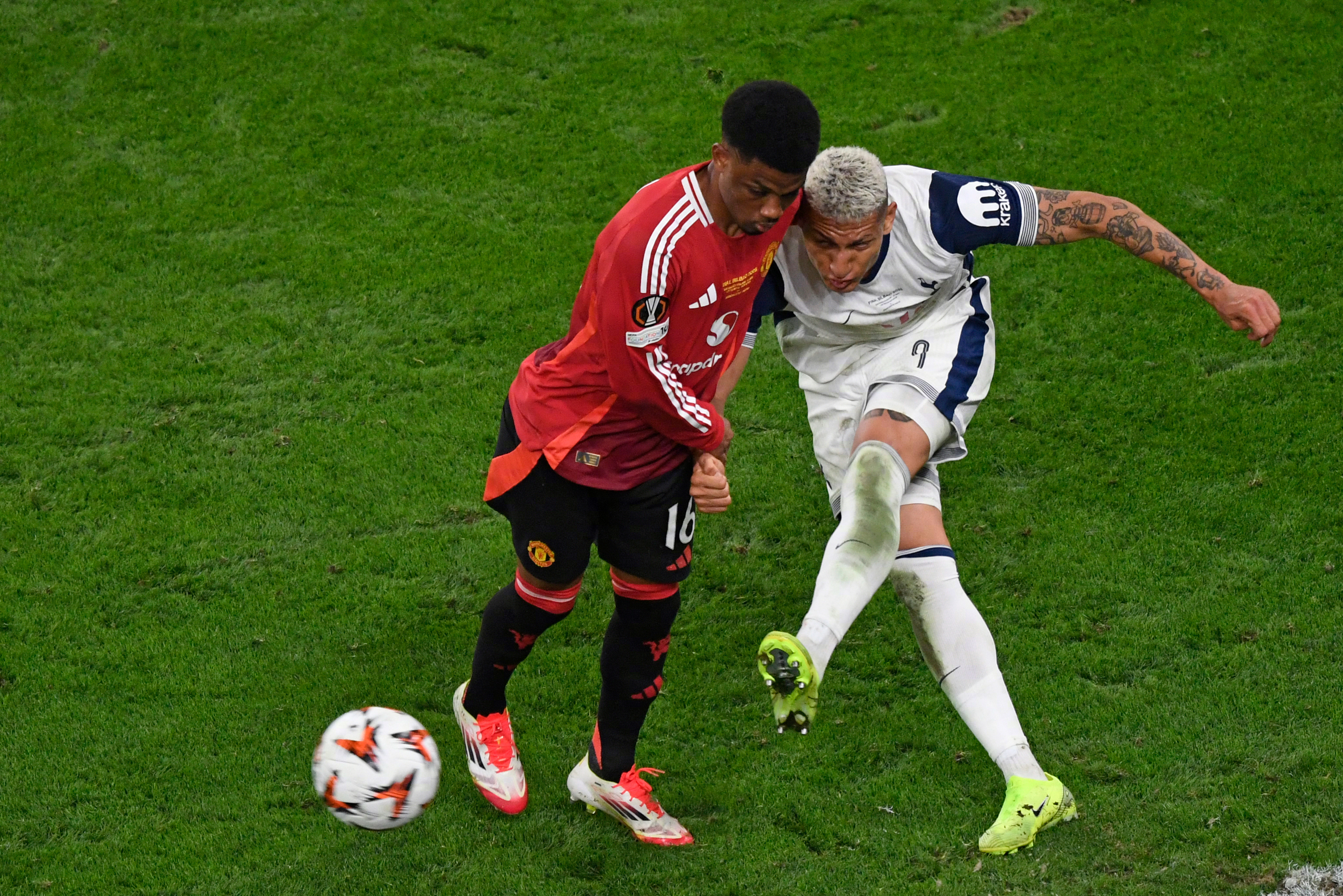 开云官方入口 -欧冠倒计时，曼联关键时刻内部沟通，细节引发关注，目标明确，医务组通报恢复(2011年欧冠决赛巴萨vs曼联全场回放)