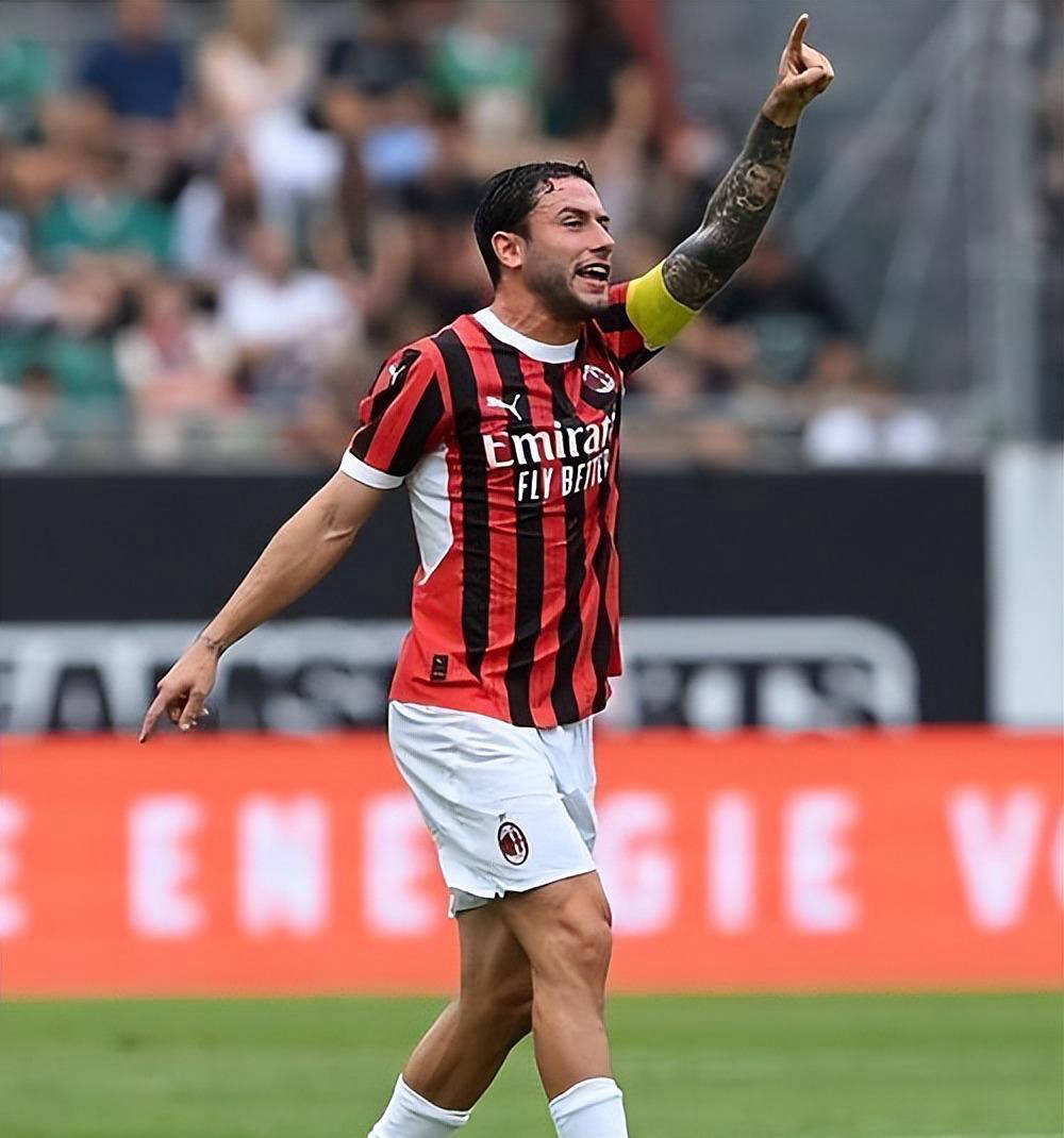 开云平台 -关于英超倒计时；AC米兰今夜临场应变；细节引发关注；震撼外界；资深球员宣示担当的信息