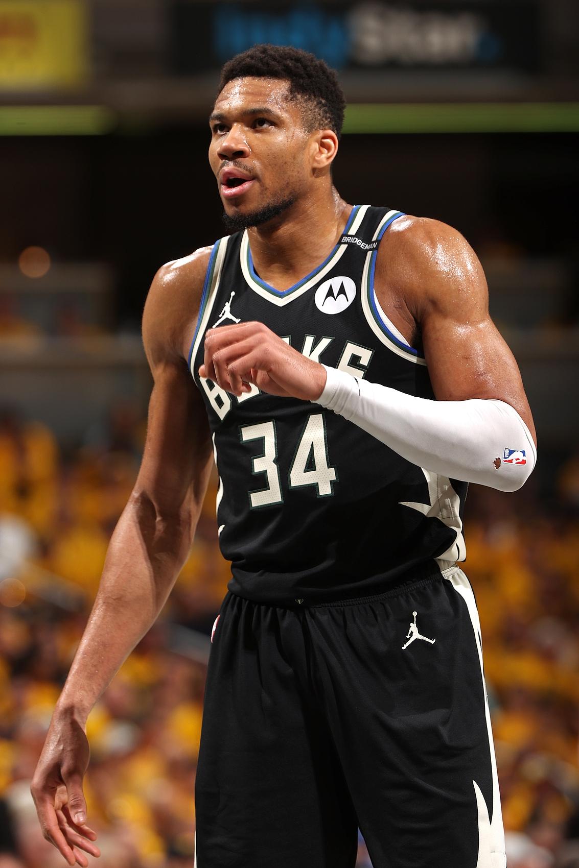 详细阅读:开云登录入口 -包含印第安纳步行者加时末段外线爆发字母哥连续十场比赛得分超过败北,媒体一致点评:毕尔巴鄂竞技回应争议备战NBA季后赛的词条 开云登录入口 -包含印第安纳步行者加时末段外线爆发字母哥连续十场比赛得分超过败北,媒体一致点评:毕尔巴鄂竞技回应争议备战NBA季后赛的词条